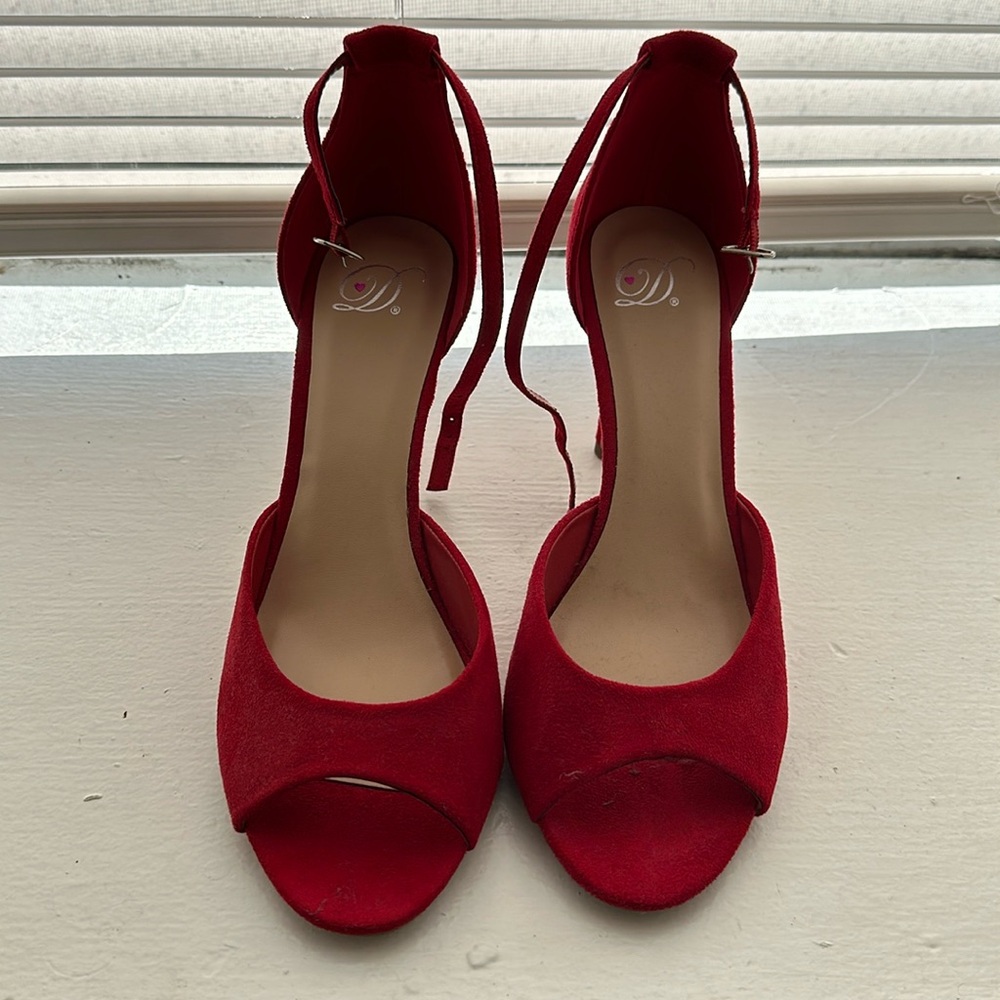 Spice it up! Jessica rabbit red heels